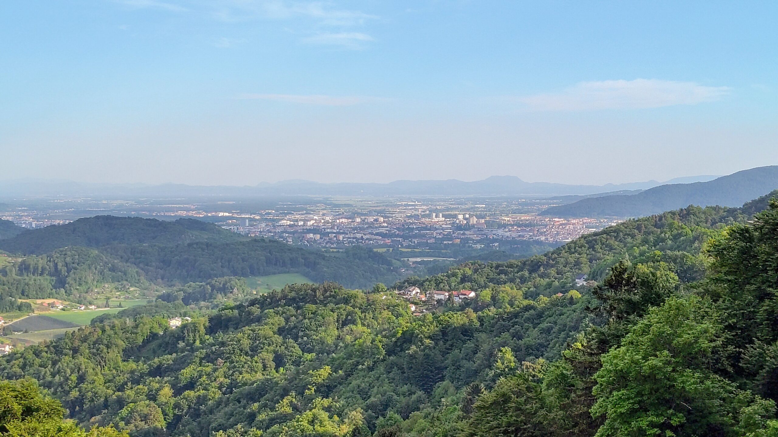 Weitblick auf Maribor vom Skiberg